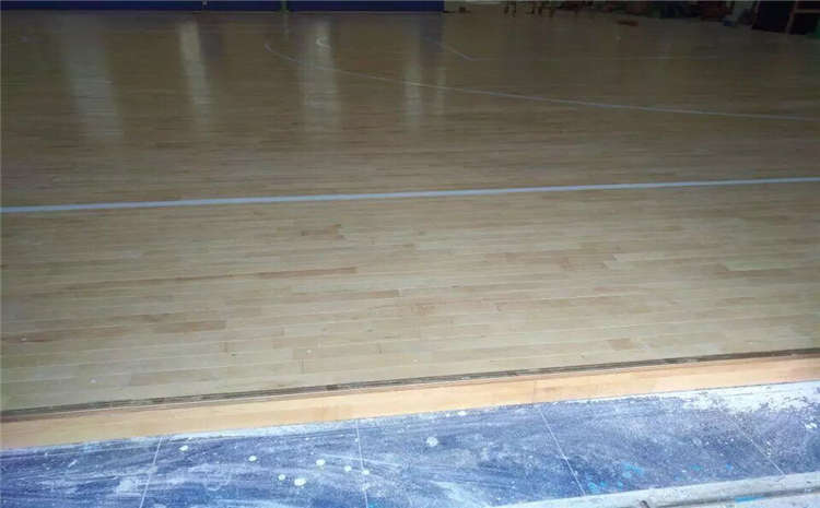 楓木舞蹈房木地板怎么翻新？