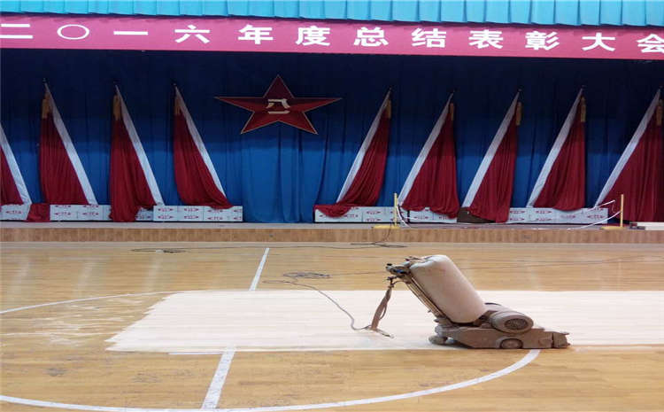 福建楓木實(shí)木運(yùn)動地板多少錢一平方