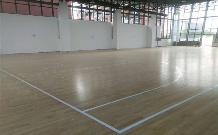 楓樺木NBA籃球場木地板怎么翻新